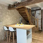 La Pierre Pourpre