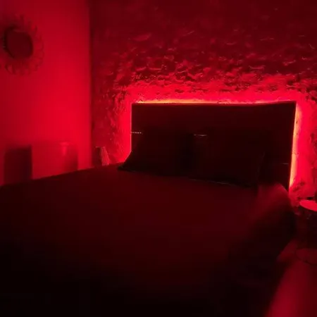 בית נופש La Pierre Pourpre איימט